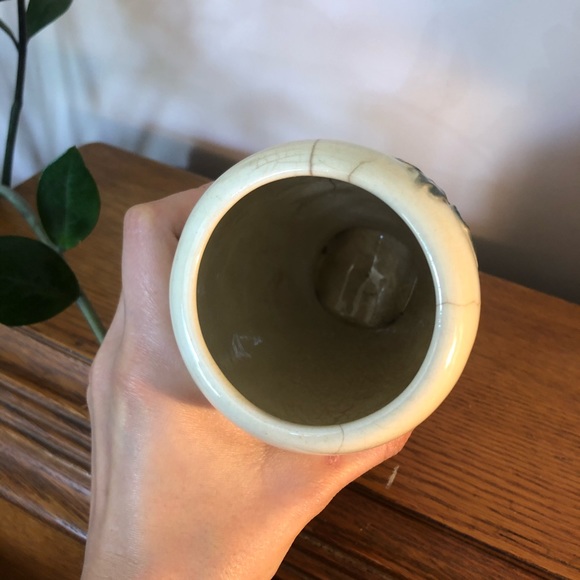 Ceramic Vase - Picture 4 of 5